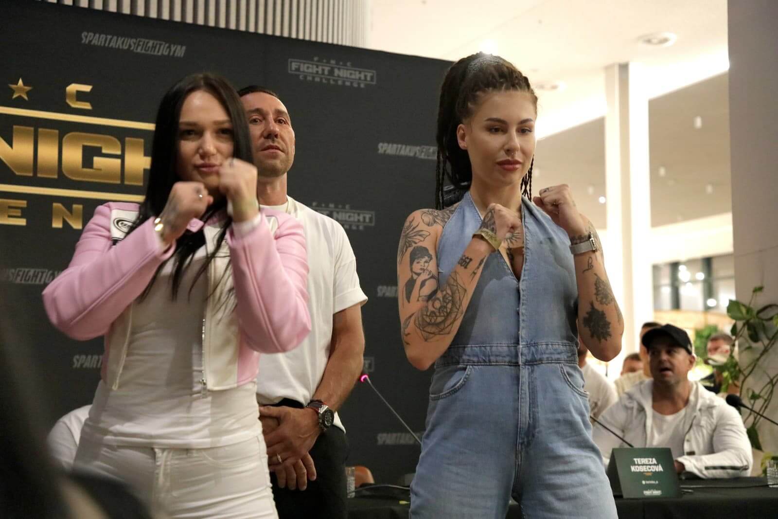 V ringu FNC 5 se utkají Priscilla Versluis a Tereza Kosecová